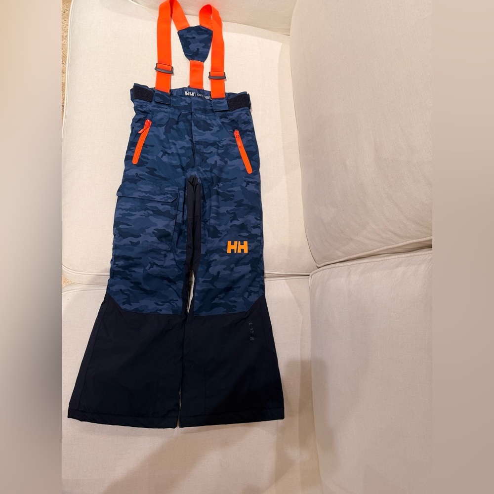 Helly Hansen Ski pants. Size 8. Like New!
Blue/Black camo - Picture 2 of 4